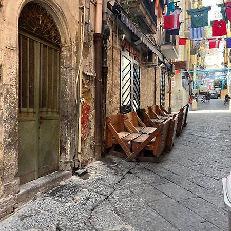 B&B Sasi Napoli Bagian luar foto