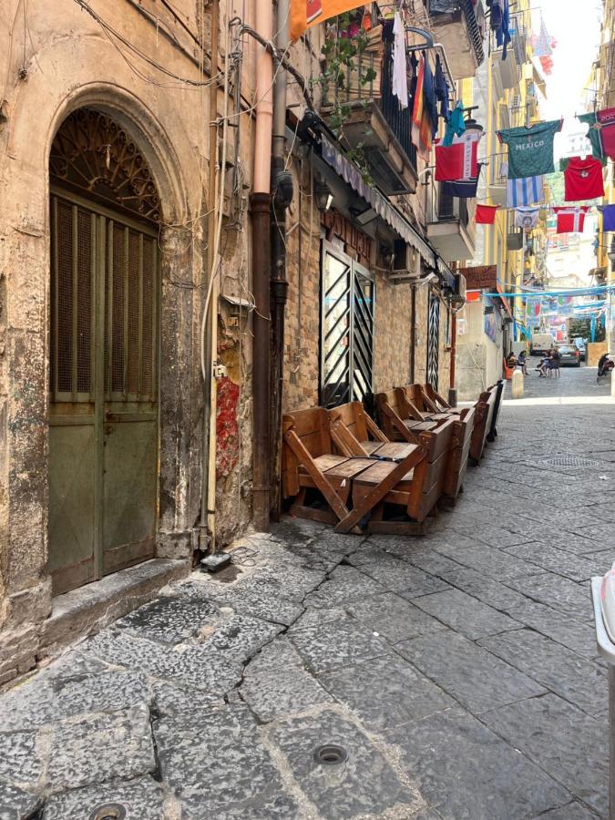 B&B Sasi Napoli Bagian luar foto