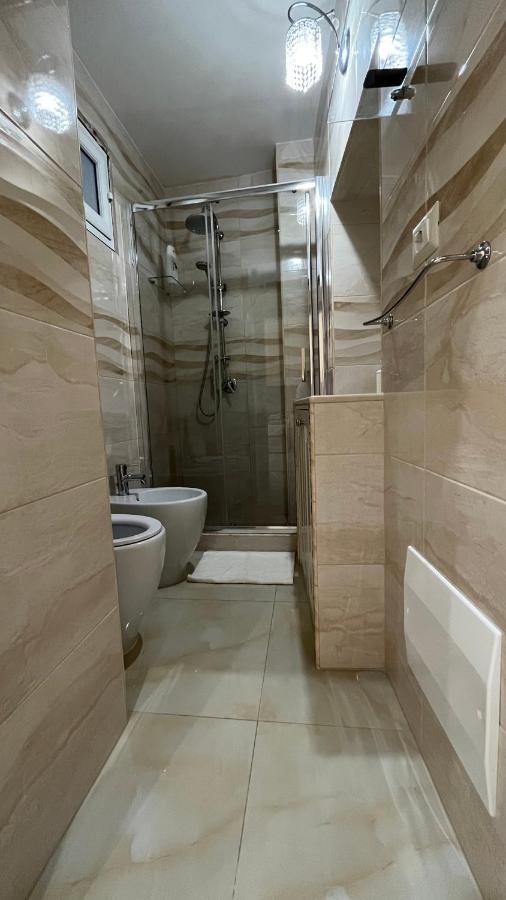 B&B Sasi Napoli Bagian luar foto